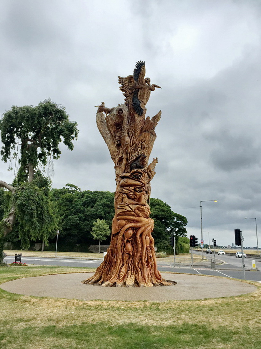 chainsaw carving